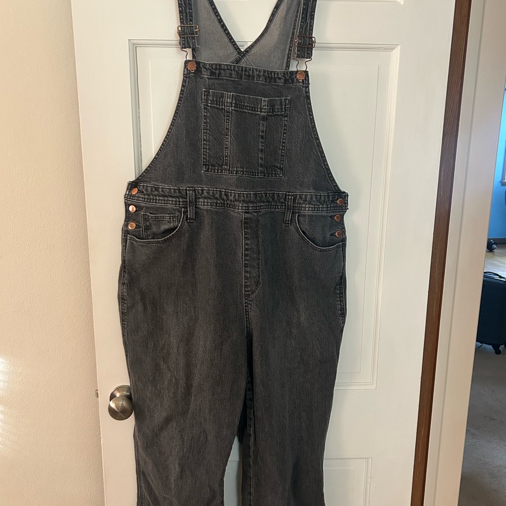 Universal Thread Women's Black Denim Overalls